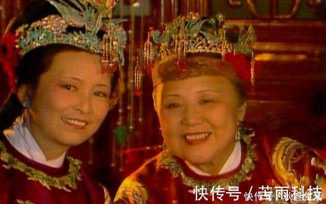 守寡|贾宝玉离家出走后，薛宝钗会为贾宝玉守寡吗她的词告诉我们答案