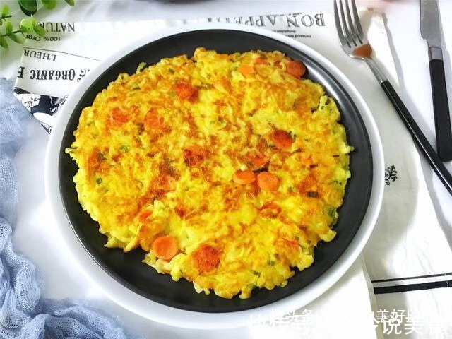 冷天不想早起，教你5分钟做早餐饼，不用面粉，鲜香味美，真好吃