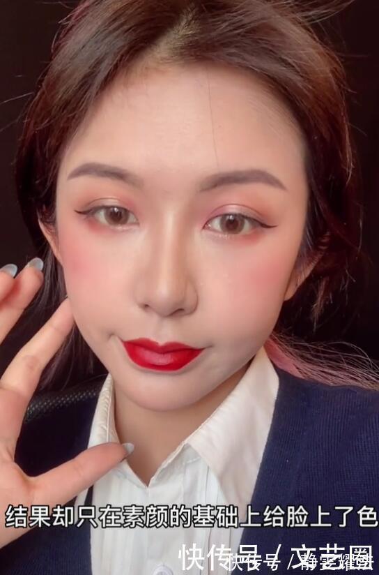 丝丝沈|美女网红嘴唇肿得像香肠五官比例失调,被嘲整容过度像刘梓晨孪生妹妹