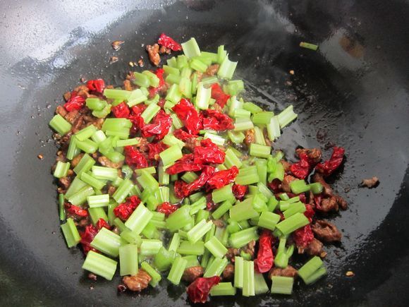 菠菜面|睡眠不好，眼睛干涩！经常吃这道菜，让你一觉到天亮