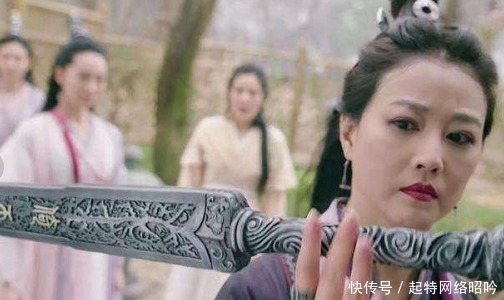 黄蓉|金庸笔下的4把名剑:倚天剑只排第二,第一两个主人都是天下无敌