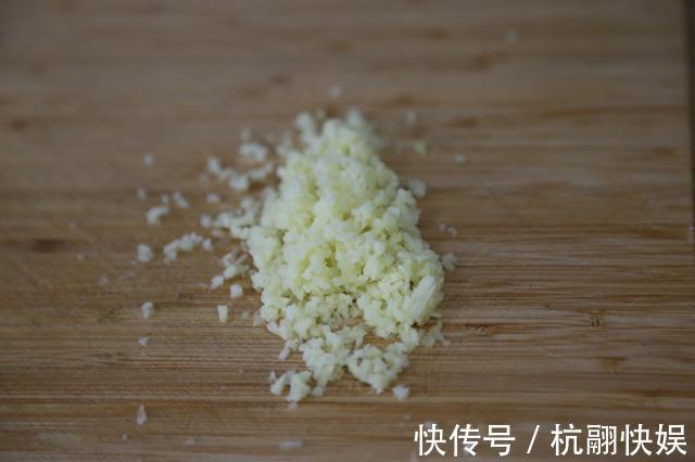 饺子馅独爱它，清热解毒，延年益寿，鲜嫩多汁，一口气能吃两盘