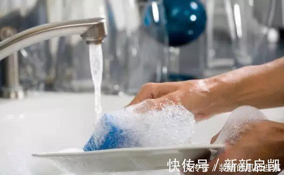 灶台脏了不用洗,只需一个塑料袋,立刻焕然、一新