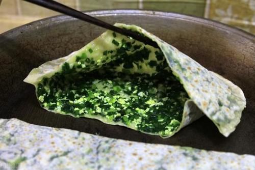 山东人家家都烙的韭菜鸡蛋菜饼，每次做都吃到撑！（内有诀窍）