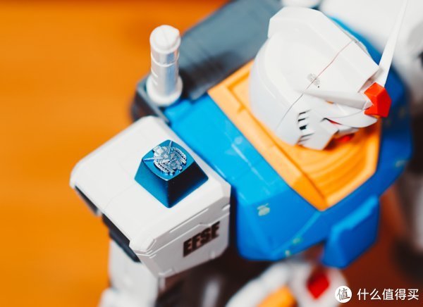 吉翁|高达键盘居然还有补完计划?ikbc联名高达金属键帽上手体验