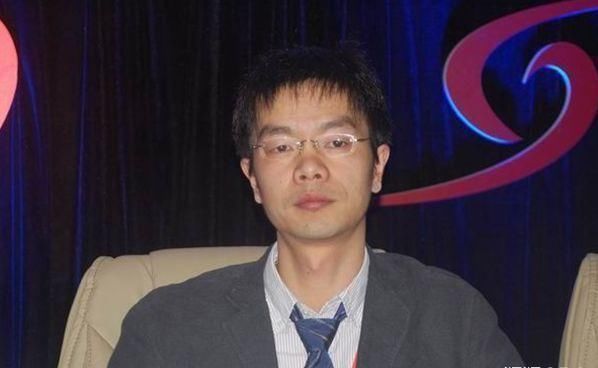 张奇|京东第一个员工,16岁就跟随刘强东摆地摊,如今咋样了