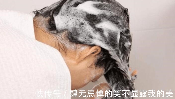 发痒|头发刚“打湿”就抹洗发水难怪头皮发痒,一天不洗头就开始出油