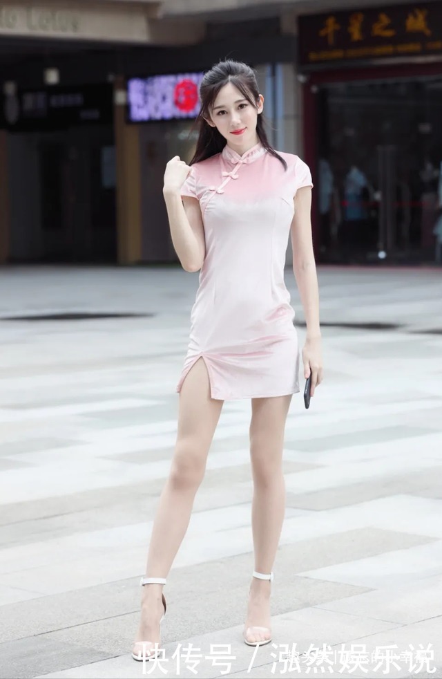 粉色时尚旗袍,搭配精致高跟凉鞋,穿出高贵典雅的韵味