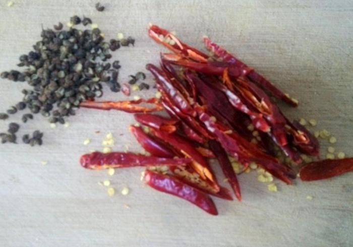 下酒的酒鬼花生,简单!只要掌握如此技巧,又香又酥还炸不糊