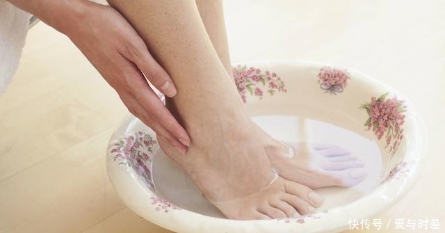 药包|泡脚可以养生,但如果犯了这4个错,还不如不泡