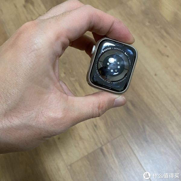 iphone|我的跑步装备 篇一百一十五：完全可以当跑表！Apple Watch S7 Nike 45mm蜂窝版（附与5代对比）