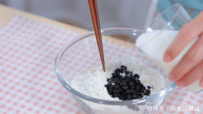 不用面包机,不用手揉,简单2步就能做好面包!