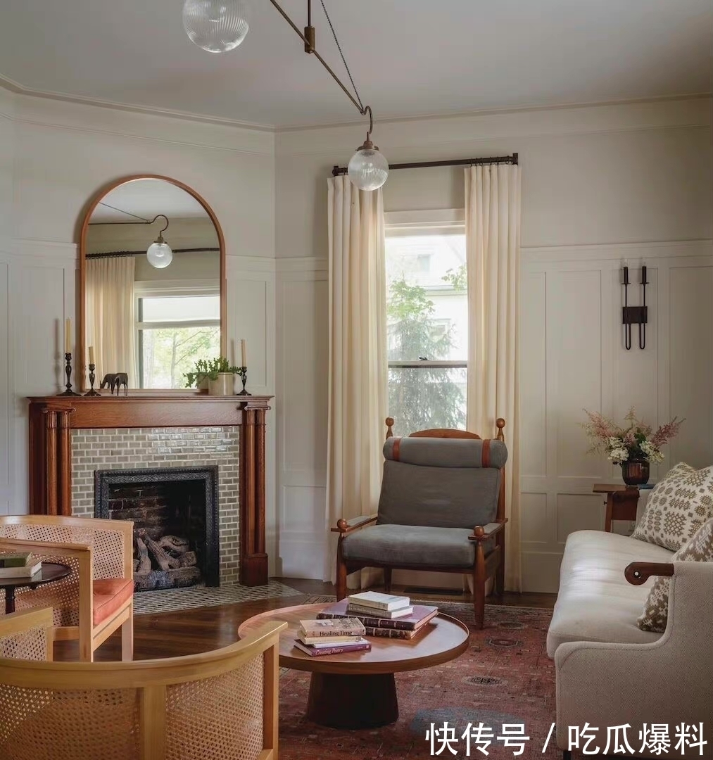 红酒|退休后的梦想家,深木色家具花壁纸,一起感受岁月静好的乡村住宅