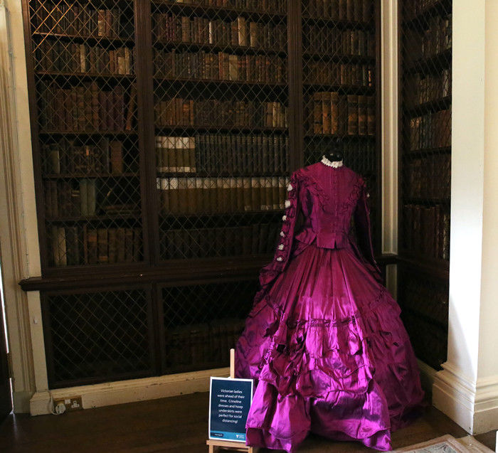 英国爵士为夫人的“嫁妆”建图书馆|欧洲访书之二 | 克莉斯汀