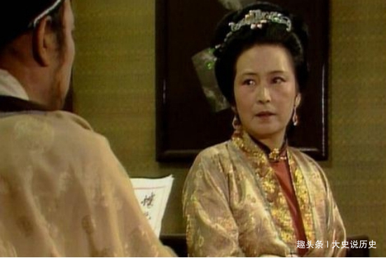 贾宝玉$《红楼梦》她看似很疼自己孩子,实际跟儿子没丝毫感情,悲哀!