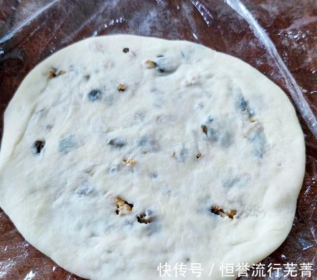 油酥|不用发酵，不用油酥，简单易做的咸菜饼，比街边卖的好吃多了！