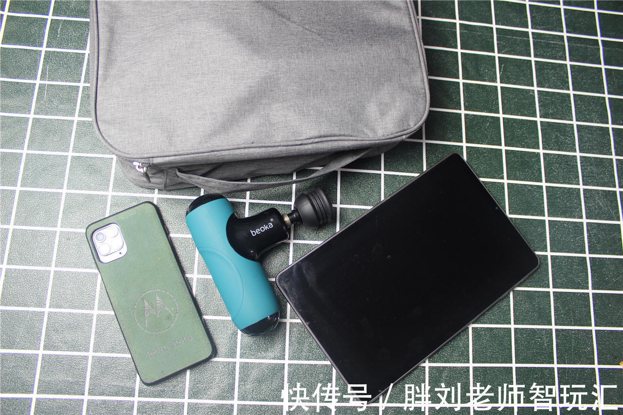 腰酸背痛|腰酸背痛腿抽筋，快用筋膜枪。舒服