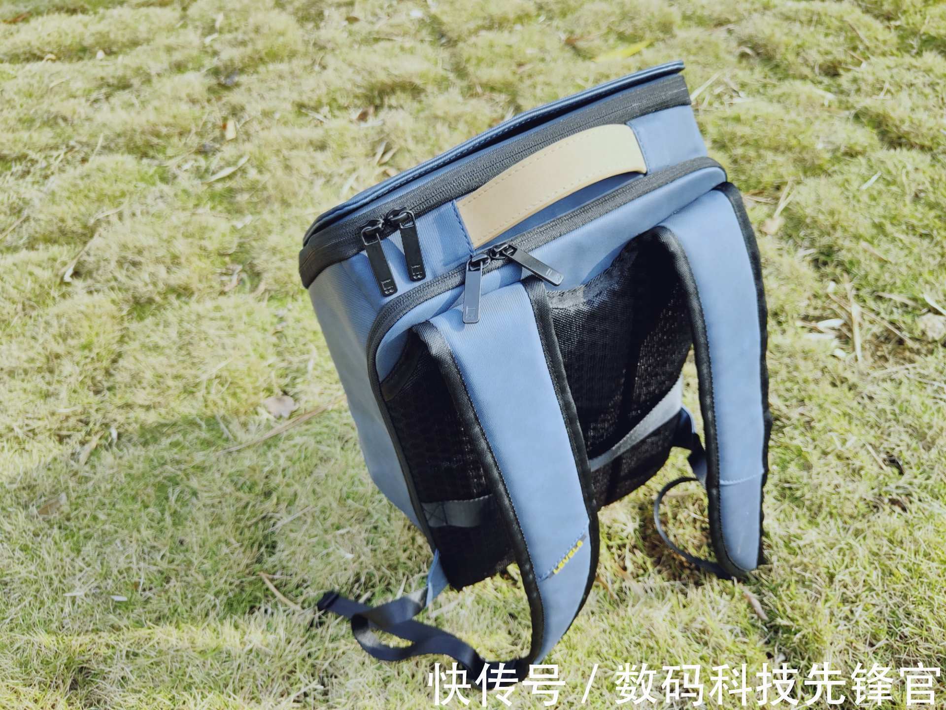 简约时尚 简约时尚,收纳包容乃大,用过最好用的双肩包