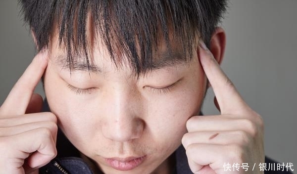 身体缺乏什么营养元素,会长白头发?医生:补回来还有变黑的可能