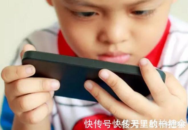 张女子|3岁宝宝眼白出现黑点,怎么回事儿听了医生的答案,终于放心了