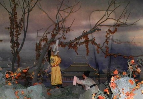 三跪九叩|为何顺治在崇祯陵墓前大哭,康熙6次为朱元璋扫墓,还三跪九叩?