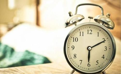 给女性的建议：3个好习惯延缓衰老，若能长坚持，这项运动来帮忙