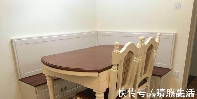 榻榻米|老婆嫌新房没飘窗，让木工在阳台打了一圈柜子，瞬间多出一间房！