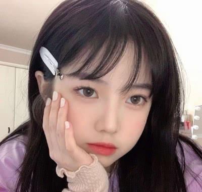 鼻梁|初中女生常做这“3动作”,鼻子“越变越精致”,校花都甘拜下风