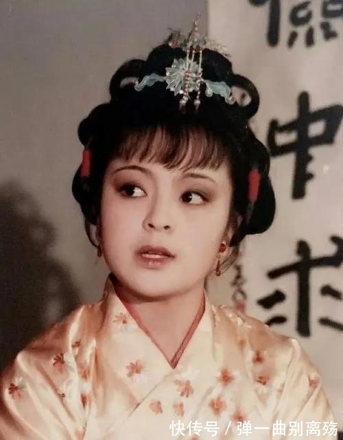 贾母@红楼梦:为什么有人怀疑薛姨妈是妾?在古代,姨娘不能随便叫