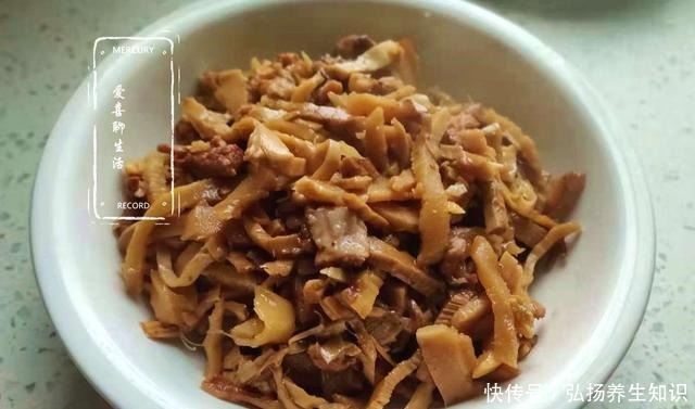 新年里，这菜一定要吃点，清香脆嫩又低脂，通肠道防便秘解腻开胃！