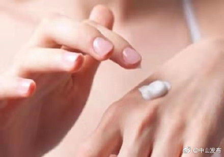 用护手霜擦脸会怎样?