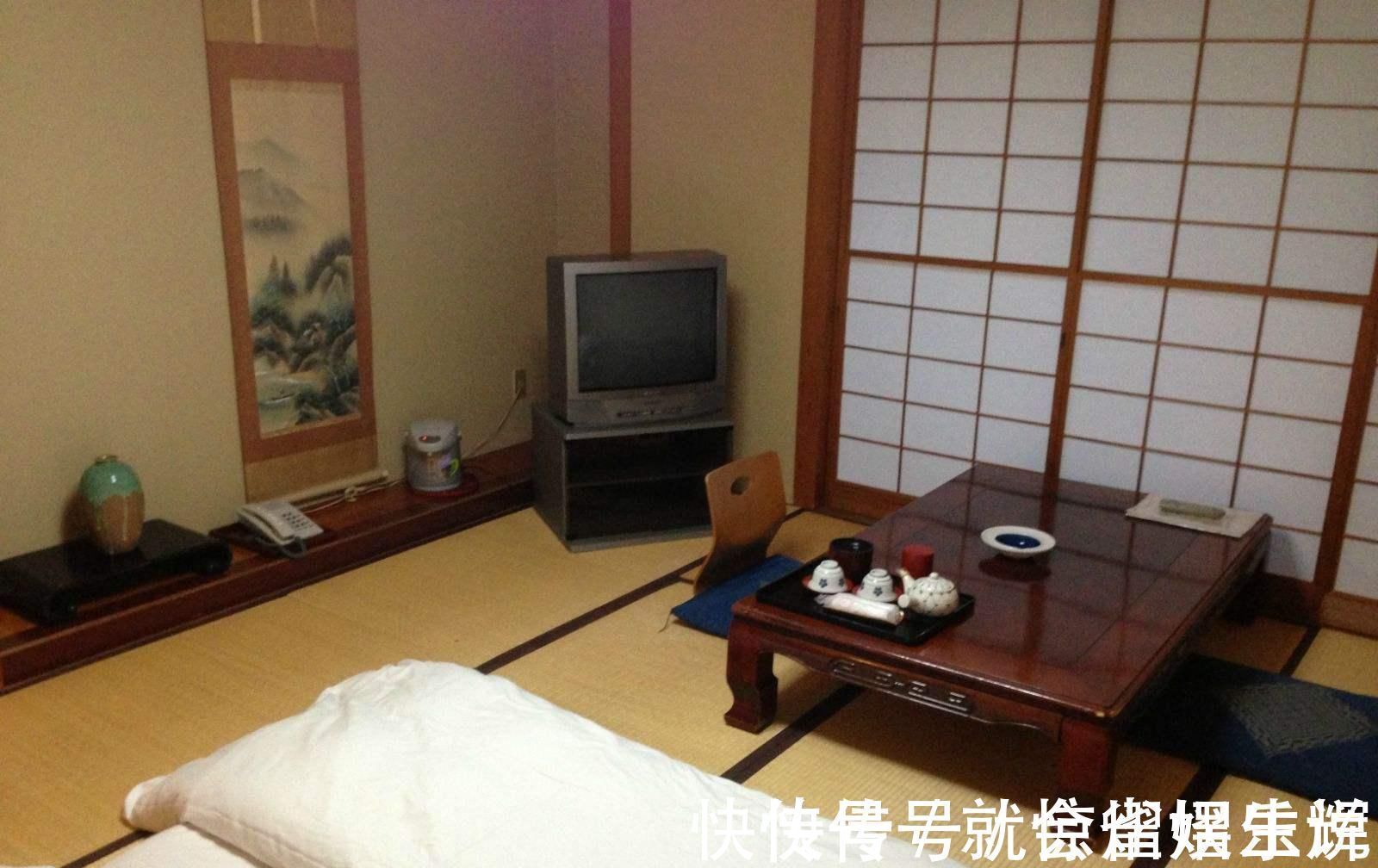 生活环境|为什么日本房子都不铺瓷砖一听老木工说的话,才知我家察觉晚了