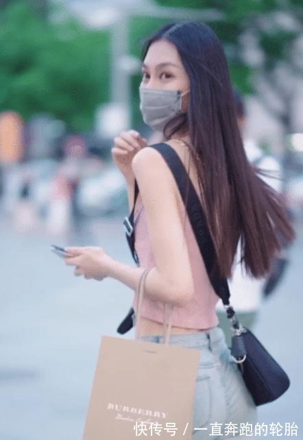 鞋子 “宽胯”的瑜伽裤美女,裙子是个不错的选择,充满活力!