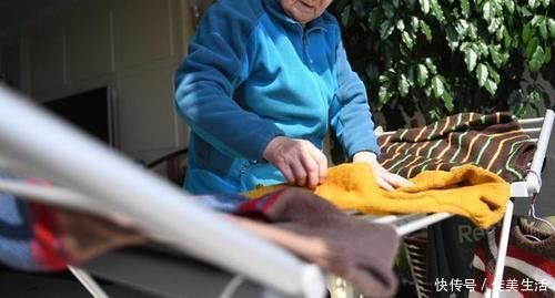 假带|有种无奈叫老一辈人“假带孩子”，自己赚足了面子，却坑了宝宝