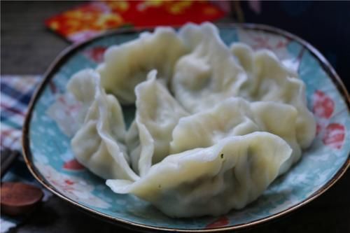 圆白菜|秘制三鲜饺子做法，不放肉鲜上加鲜，不爱饺子也能吃完一盘