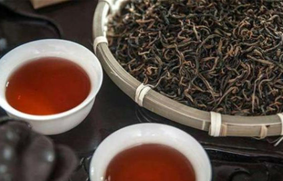 泡水|饮茶时，茶叶的第一泡水脏吗，有必要倒掉吗？