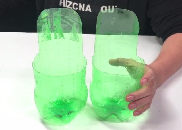 可乐瓶轻松改造一下，放在卫生间里特别实用，家家户户都用的到