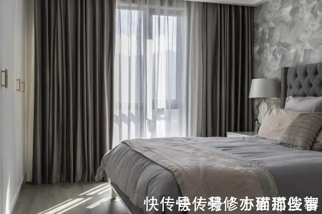 客厅|180平现代风三居室,黑白配的斑马纹茶几是客厅的亮眼的存在