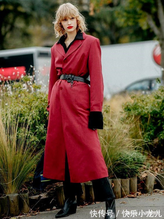 女人|想让整个秋季时髦起来，风衣穿法得有新点子，这样才能更时尚
