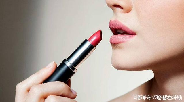 每天都涂“口红”的女人,几年后会有什么变化化妆师道出了实情