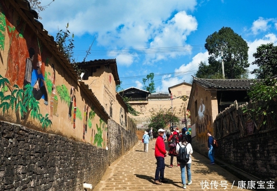 中缅边陲的小山村，曾经贫穷落后，因一位贵人造访如今成为网红地