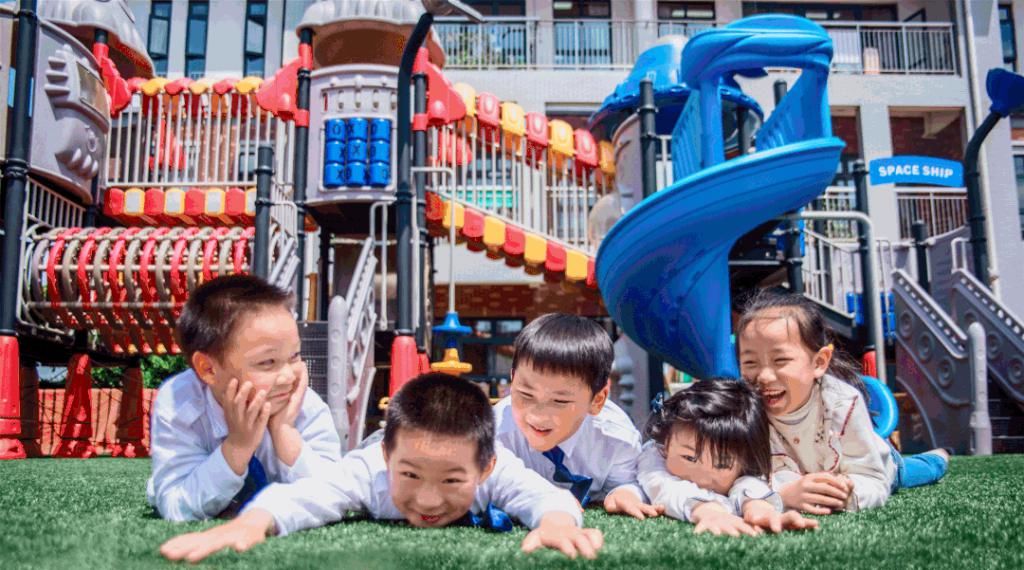 创意|恰同学少年！沪16区幼儿园、中小学创意毕业照来了