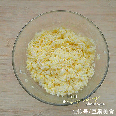 冬天吃#精致一人食#咖喱粉虾仁炒饭,暖身又暖心