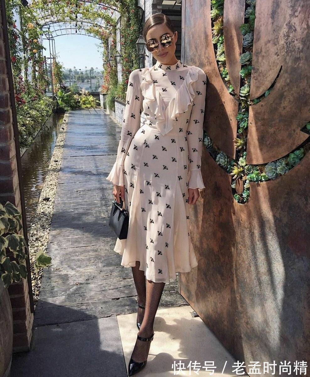 ch永远是美人:10 时尚造型搭配适合各种品味的连衣裙