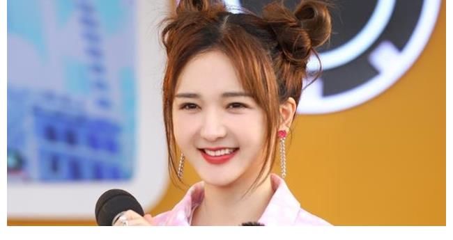 湖南卫视女主持人大洗牌：五小花中两人已掉队，新人冯禧迅速上位