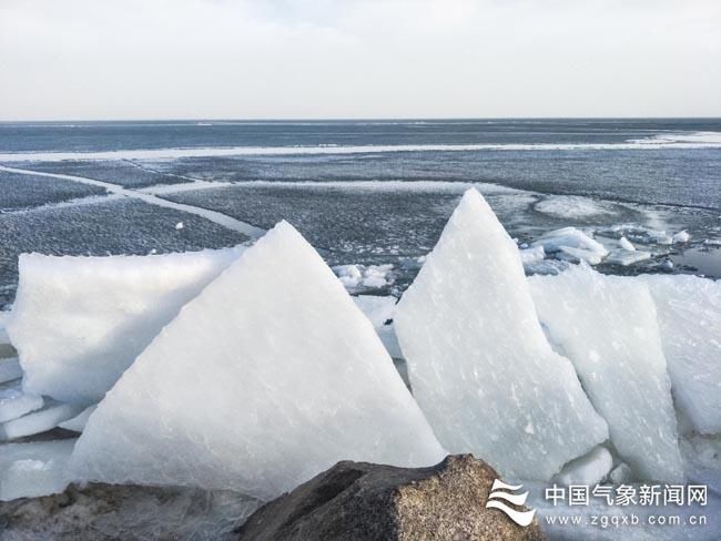 卫星遥感监测显示青海湖出现解冻迹象