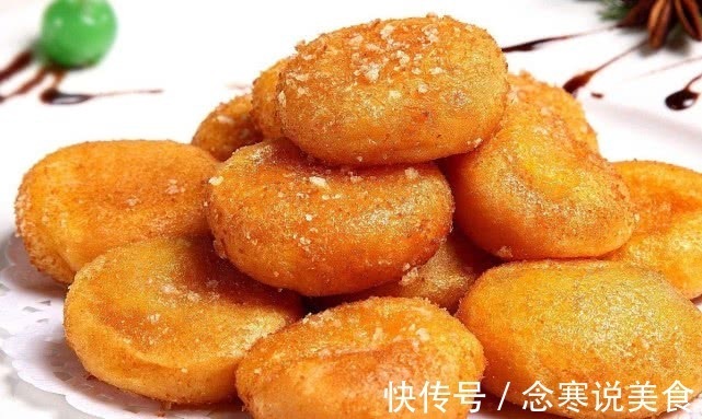想吃南瓜饼不用外面买，自己在家也能做，加点它更香更软