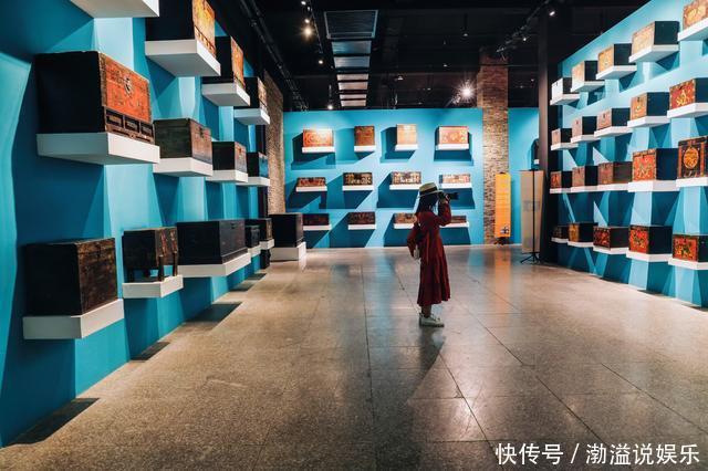 美国男子来华留学,收藏10万件中国古董,40年后身家轻松过亿