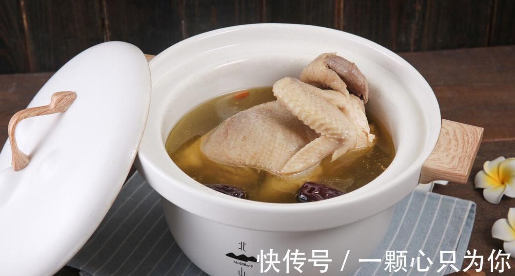 俗话“一鸽胜九鸡”,炖鸽子汤牢记“3放2不放”,汤鲜味美不腥气