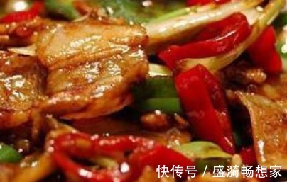 出锅色泽漂亮超有食欲，鲜辣干香，汤汁下饭，爷俩吃的那叫一个香